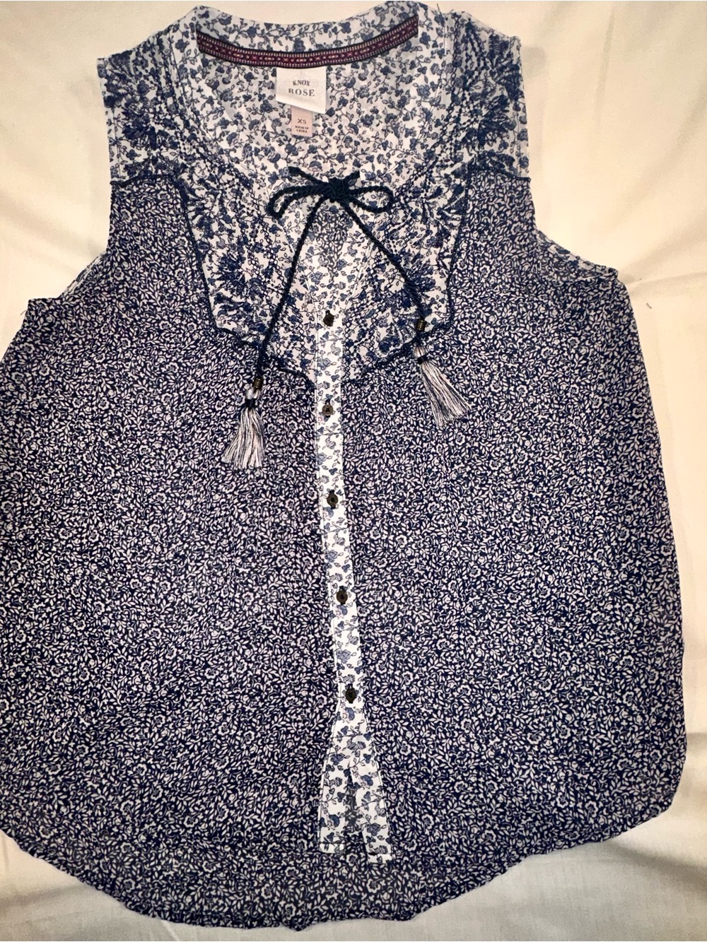 Knox Rose Navy and White Floral Tassel Button-Front Camisole